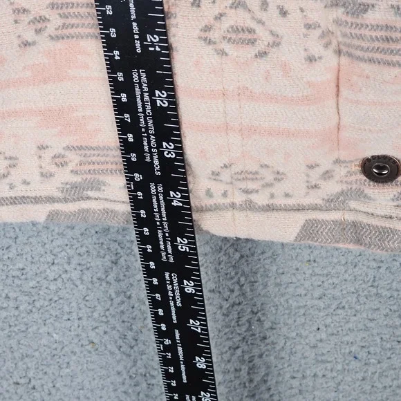 Duluth Trading Co Vest Women's M Southwest Aztec Quilt Lined Button Front 23913 - Picture 3 of 6